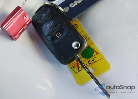 2018 Volkswagen Beetle 2.0T Dune z USA, uszkodzony, nr VIN 3VWSD7AT0JM711577